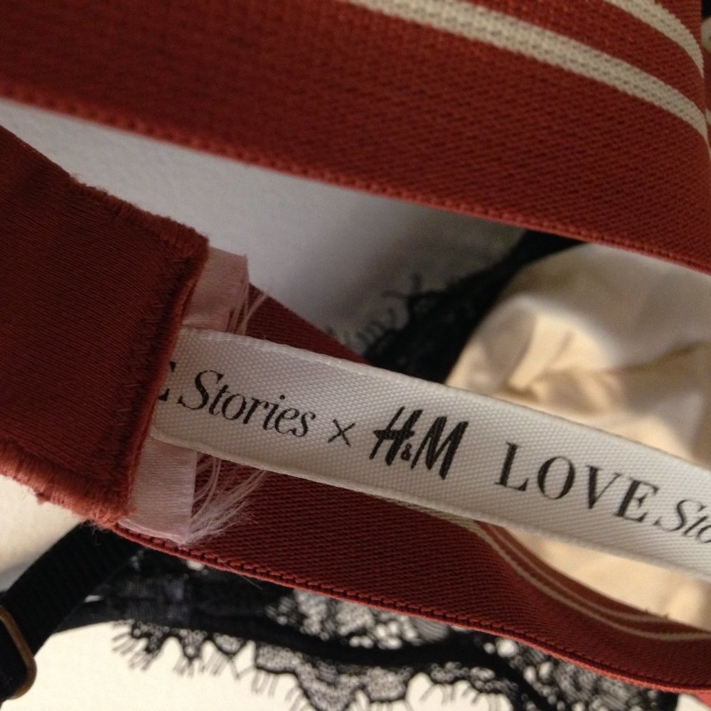 Small H&M Stars Bra - Picture 7 of 7